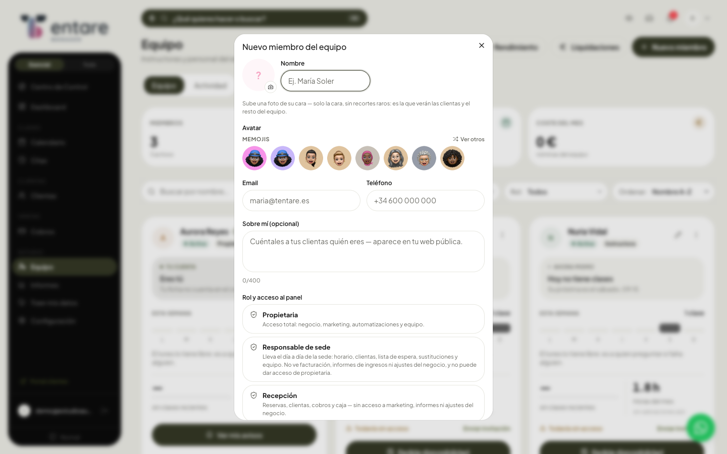 Formulario de alta de una persona del equipo: nombre, avatar, email, teléfono y rol